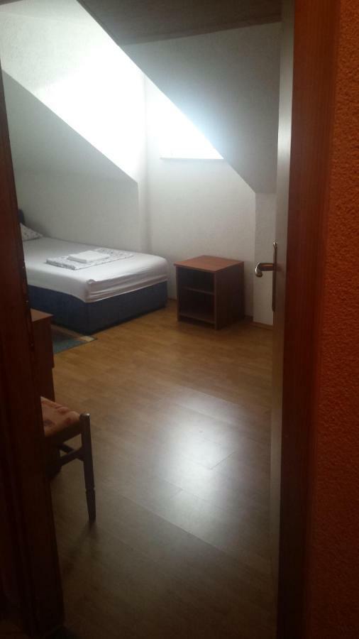 Rooms Mostanje Карловаць Екстер'єр фото